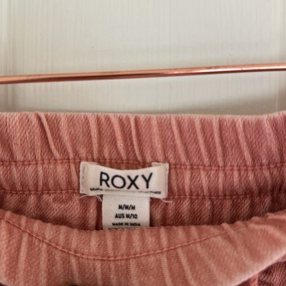 Pink Roxy shorts (Medium) - Picture 3 of 5